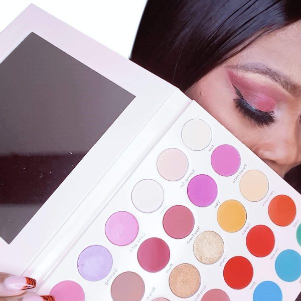 30-Shade Eyeshadow Palette – Unleash Your Creativity - Image 3